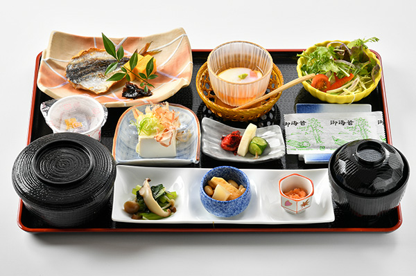 朝食