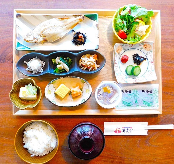 朝食